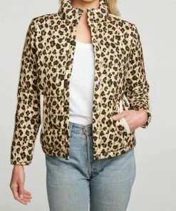Budget 🤩 Chaser Heirloom Wovens Quilted Cropped Mock Neck Puffer Jacket In Bobcat Print for 👩 women 🌟