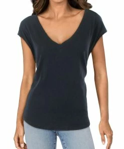 New 😉 Chaser 👩 Womens V-Neck Cap Sleeve T-Shirt 😉