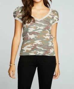 Top 10 🔥 Chaser Rib Deep V Puff Sleeve Tee in Camo for 👩 women ⌛