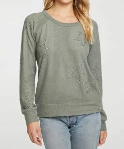 New 🌟 Chaser Star Studded Raglan Pullover in Green for 👩 women ⌛